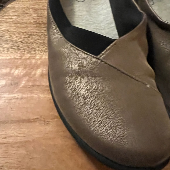 Clarks Cloud Steppers, Size 7.5 - Picture 5 of 6
